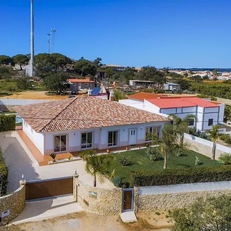 Quinta Dos Abacates By Olhos de Agua (Albufeira)